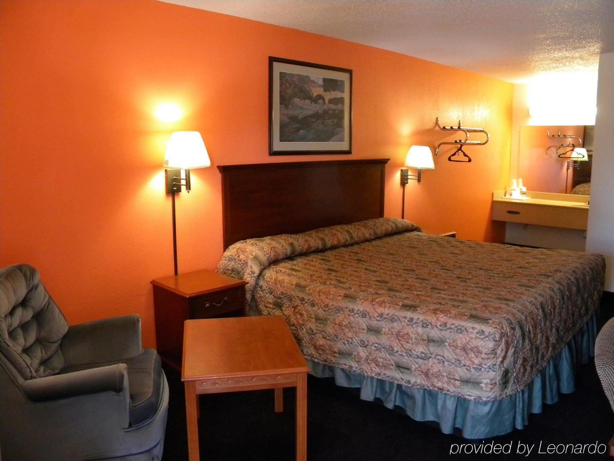Indy Southwestern Inn-South Indianapolis Room photo